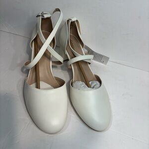 Women’s low block heel